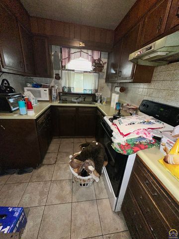 511 NE Scotland AVE, Topeka, KS 66616