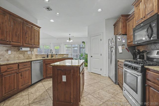 4674 E 145th Place, Bixby, OK 74008