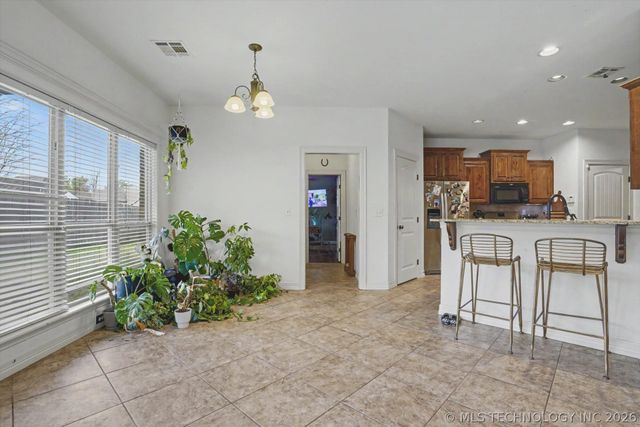 4674 E 145th Place, Bixby, OK 74008