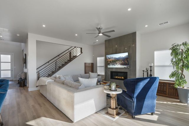 7923 Tiburon Hills Drive NW, Albuquerque, NM 87120