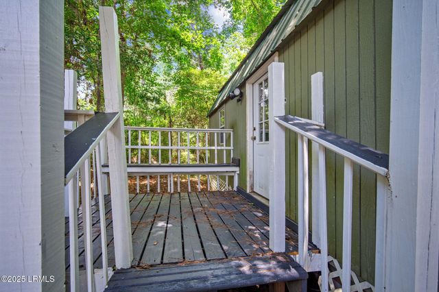 196 Tom Fripp Road, St. Helena Island, SC 29920