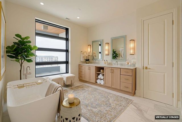 595 S 60th Street 303, West Des Moines, IA 50266