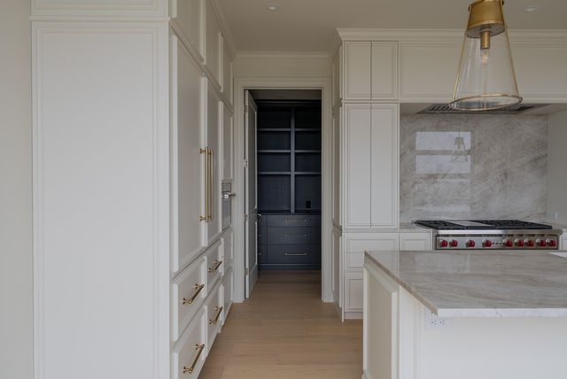 595 S 60th Street 303, West Des Moines, IA 50266