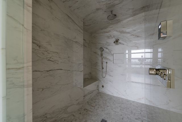 595 S 60th Street 303, West Des Moines, IA 50266