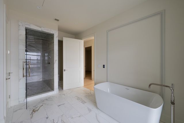 595 S 60th Street 303, West Des Moines, IA 50266