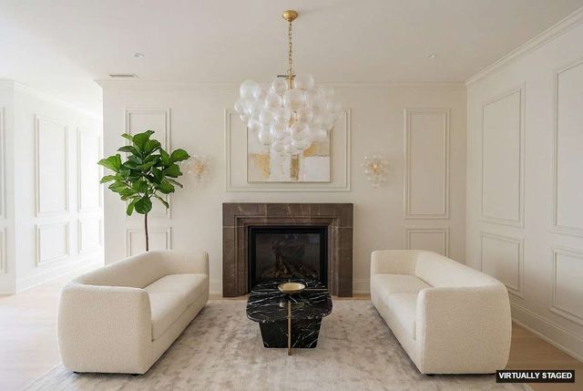 595 S 60th Street 303, West Des Moines, IA 50266