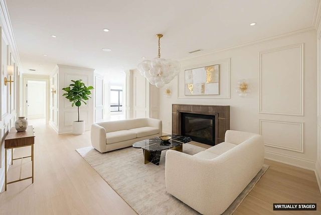 595 S 60th Street 303, West Des Moines, IA 50266