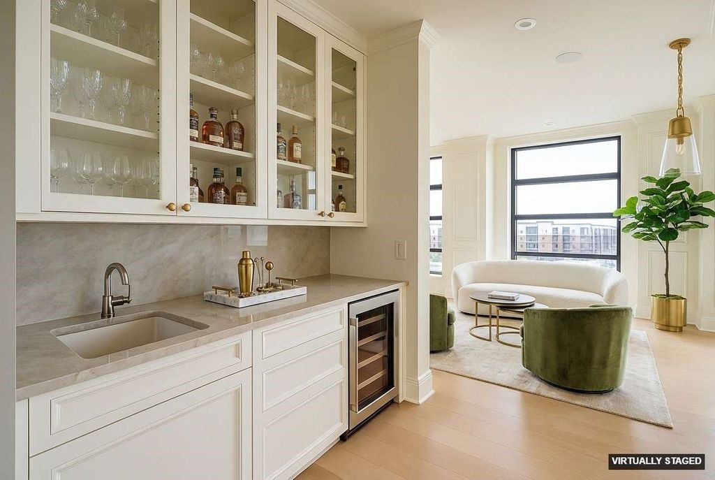 595 S 60th Street 303, West Des Moines, IA 50266