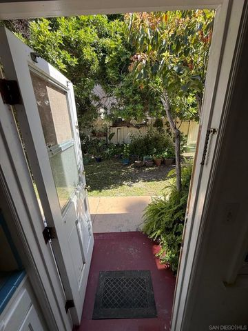 444 Bonair Street, La Jolla, CA 92037