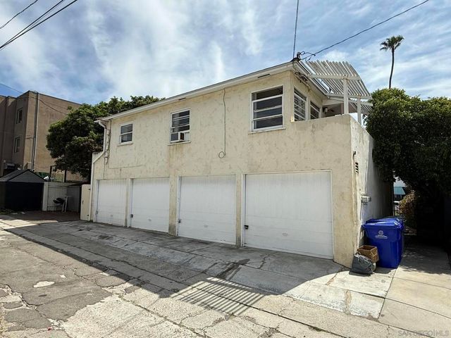 444 Bonair Street, La Jolla, CA 92037