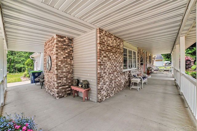 3850 S Fenmore Road, Merrill, MI 48637
