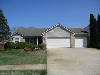 9153 Lakewood Drive, Northfield Township, MI 48189