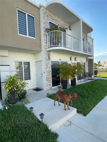 13960 SW 258th Ter 13960, Homestead, FL 33032