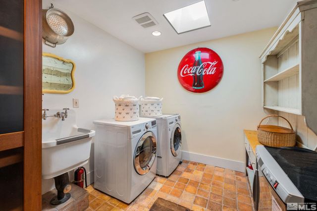 1555 S Marsh Avenue, Reno, NV 89509