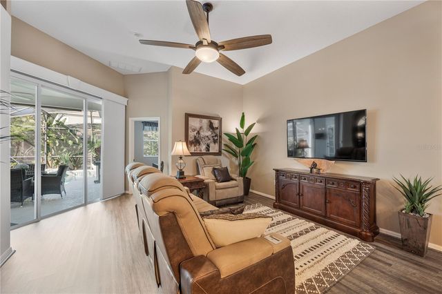 135 MINNIEHAHA CIRCLE, Haines City, FL 33844