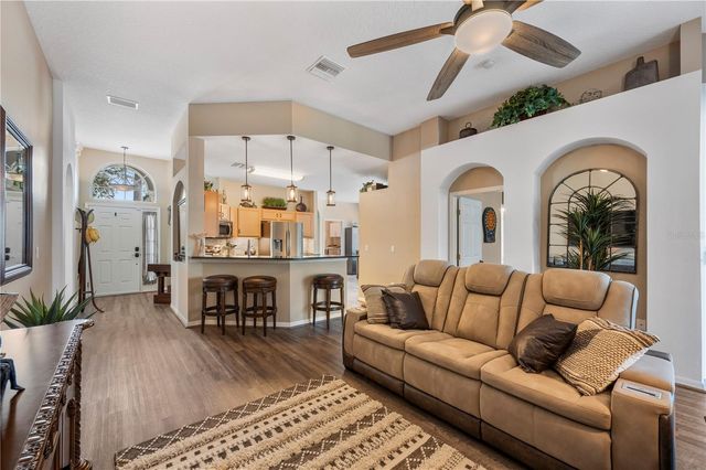 135 MINNIEHAHA CIRCLE, Haines City, FL 33844