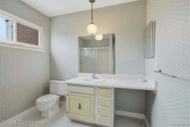 25035 Woodvale Drive, Southfield, MI 48034