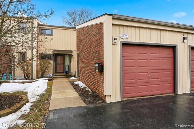 25035 Woodvale Drive, Southfield, MI 48034