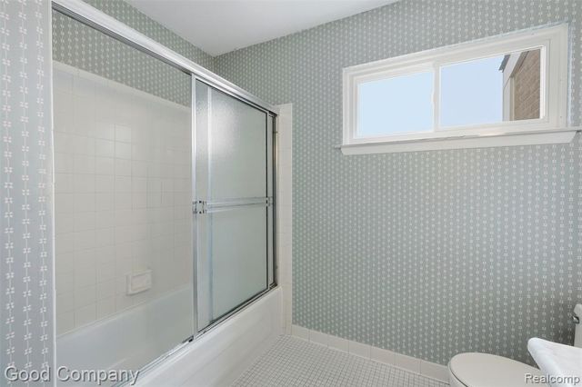 25035 Woodvale Drive, Southfield, MI 48034