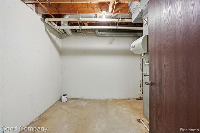 25035 Woodvale Drive, Southfield, MI 48034