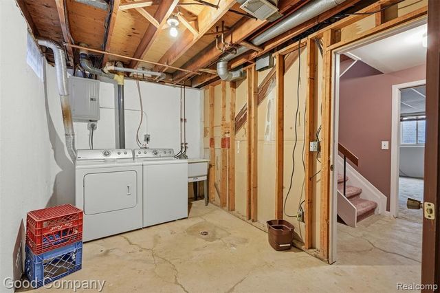 25035 Woodvale Drive, Southfield, MI 48034