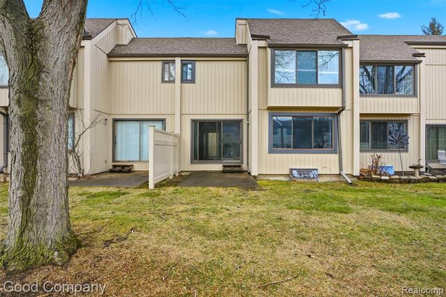 25035 Woodvale Drive, Southfield, MI 48034