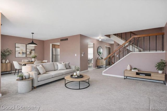 25035 Woodvale Drive, Southfield, MI 48034