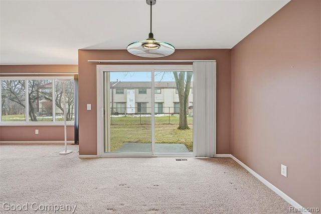 25035 Woodvale Drive, Southfield, MI 48034