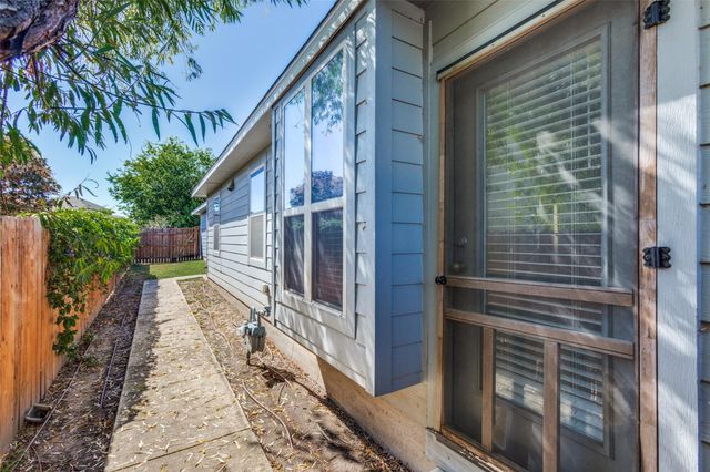 456 S Brook DR, Leander, TX 78641