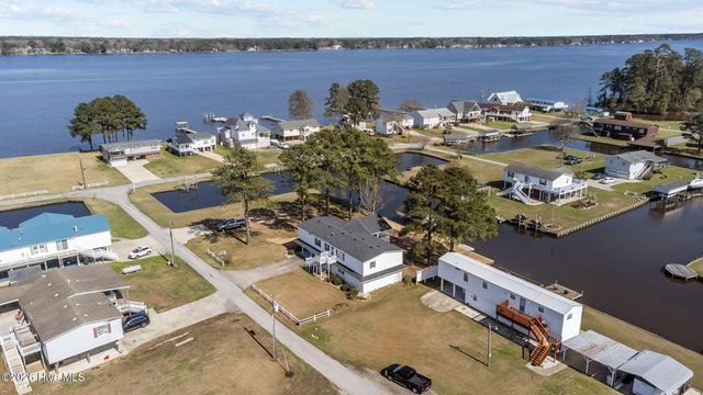 45 Riverview Drive, Chocowinity, NC 27817