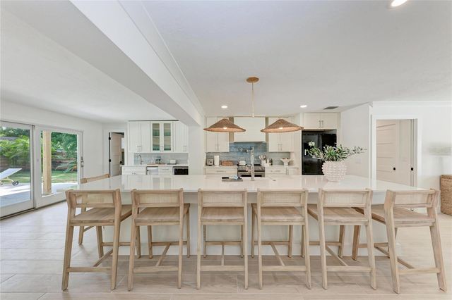 431 ISLAND CIRCLE, Sarasota, FL 34242