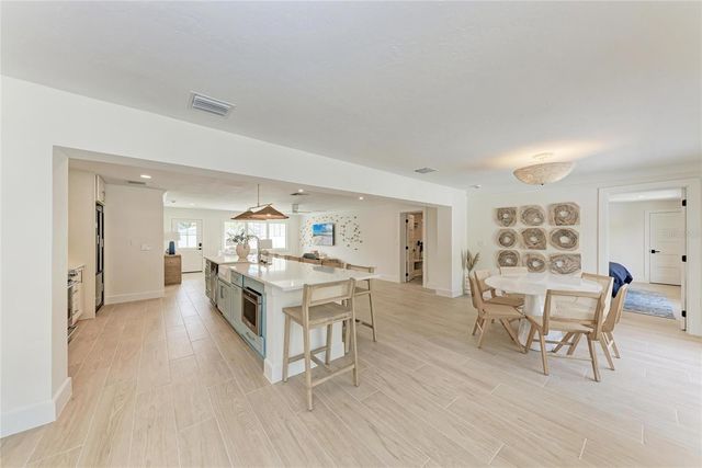 431 ISLAND CIRCLE, Sarasota, FL 34242
