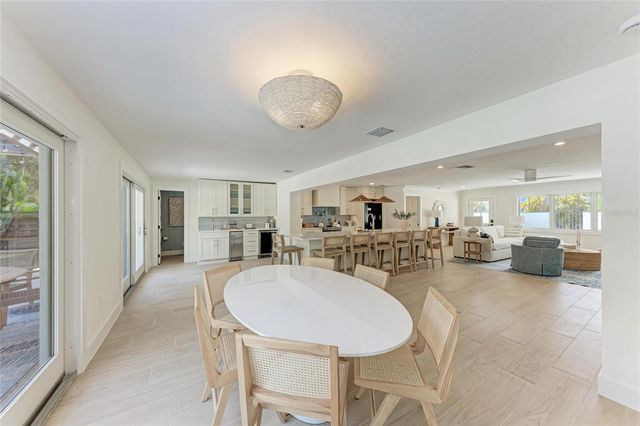 431 ISLAND CIRCLE, Sarasota, FL 34242