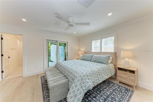 431 ISLAND CIRCLE, Sarasota, FL 34242