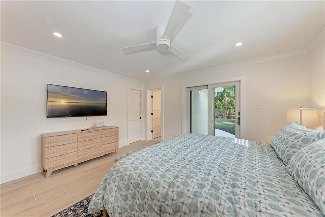 431 ISLAND CIRCLE, Sarasota, FL 34242