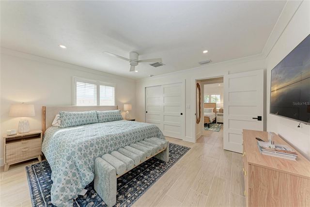 431 ISLAND CIRCLE, Sarasota, FL 34242