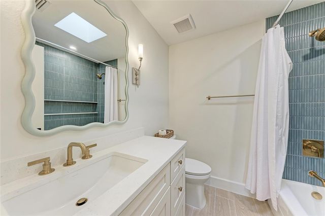 431 ISLAND CIRCLE, Sarasota, FL 34242