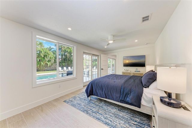 431 ISLAND CIRCLE, Sarasota, FL 34242