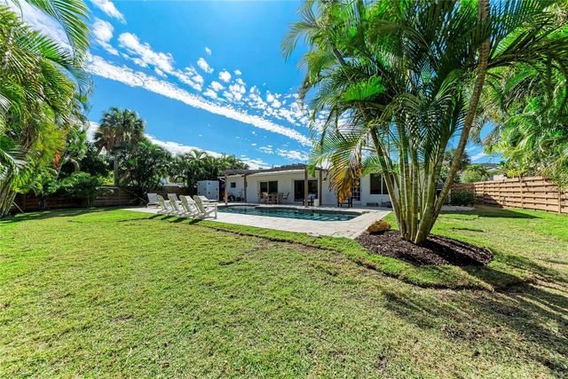 431 ISLAND CIRCLE, Sarasota, FL 34242