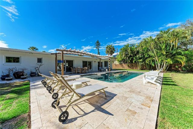 431 ISLAND CIRCLE, Sarasota, FL 34242
