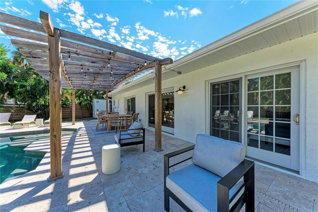 431 ISLAND CIRCLE, Sarasota, FL 34242