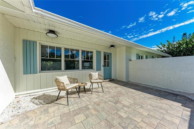 431 ISLAND CIRCLE, Sarasota, FL 34242
