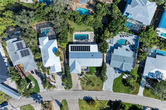 431 ISLAND CIRCLE, Sarasota, FL 34242