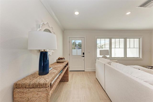 431 ISLAND CIRCLE, Sarasota, FL 34242