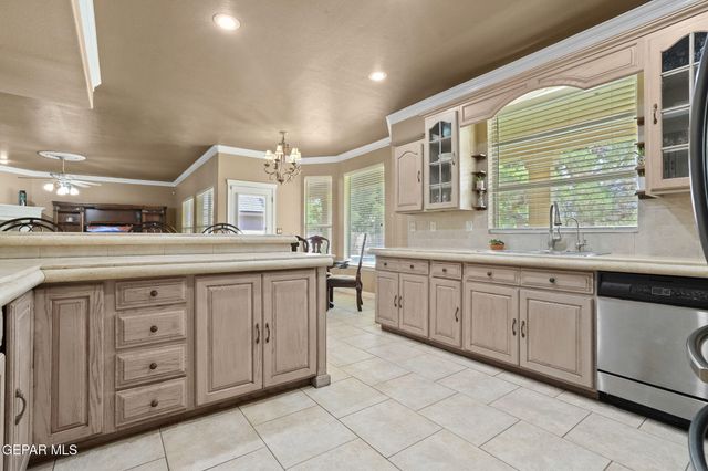 604 ROSINANTE Road, El Paso, TX 79922