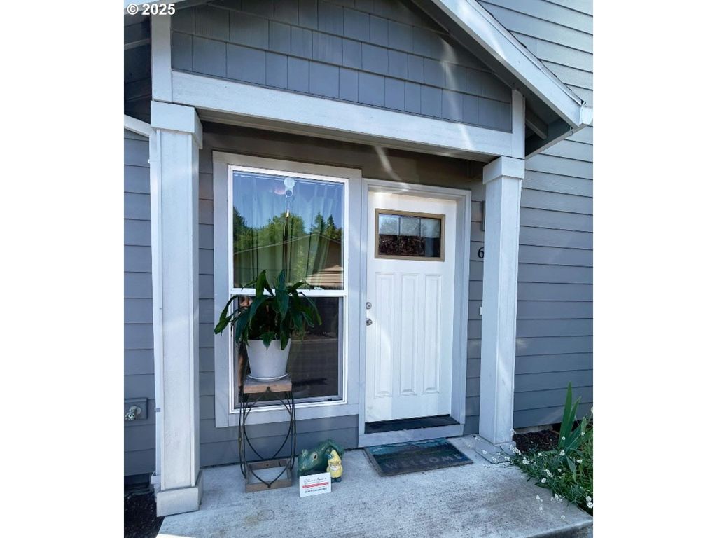611 Se 142ND Ave B, Portland, OR 97233