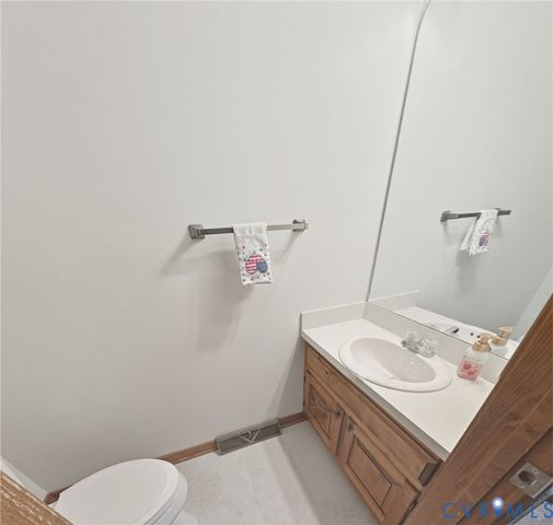 7240 Hanover Grove Ln, Mechanicsville, VA 23111