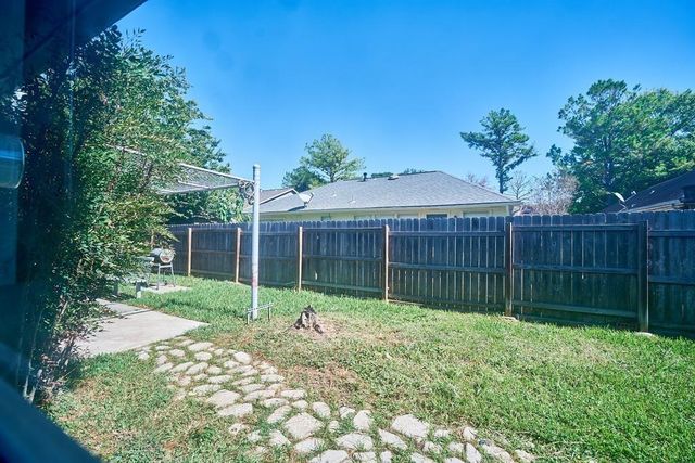 7811 Londres Drive, Houston, TX 77083