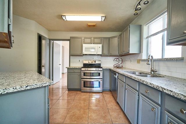 7811 Londres Drive, Houston, TX 77083