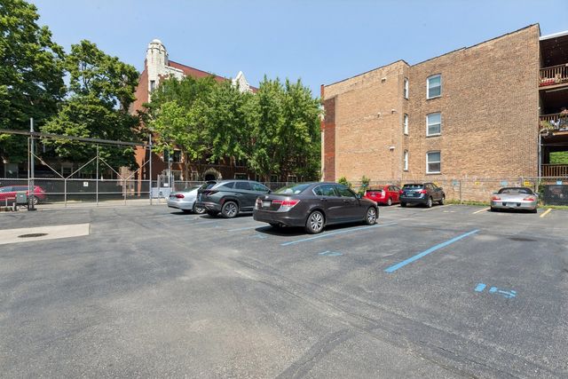 906 W Sunnyside Avenue 1B, Chicago, IL 60640